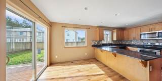3 Bed 2.5 Bath - 3 Car Garage - Groups -  Pet Friendly - NAS Whidbey Gallery 7