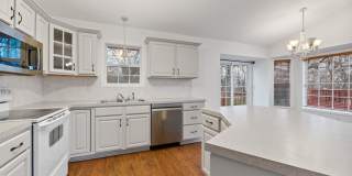 Beautiful 4 Bed 3 Bath in Andover School District! Gallery 15