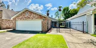 Prime Baton Rouge Location! 3BR Garden Home Across from Perkins Rowe Gallery 1