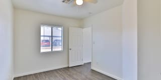 4150 N 25th St Gallery 11