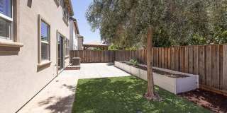 $4195.00 - Gorgeous and Ready for Move-In! Spacious 4 Br / 2.5 Ba in South Gilroy Gallery 6