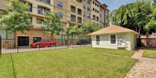 6/3 *West Campus* Walk to UT 6/3 *West Campus* Walk to UT Gallery 32