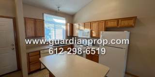 Townhouse Available September 1, Vaulted Ceilings, Open Floor Plan, 2 Bath, Attached Garage Gallery 4