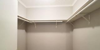 4 Bed / 2 Full Bath House with Brand-New Kitchen, Attached Garage, and Full Basement - Built 2001 Gallery 15