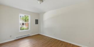 711 Easy Street Gallery 11