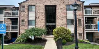 Beautiful 2BR/2BA Condo with Pool, Fitness Center & Private Balcony Gallery 1