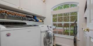 302 NW 16th Street Gallery 44