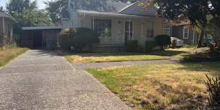 MOVE IN SPECIAL: HALF OFF FIRST MONTH'S RENT:2 Bedroom 2 Bath Single Family Home Gallery 1