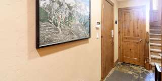 Beautiful townhome, ski shuttle, views, utilities included, pets negotiable, winter lease! Take a look quick! Beautiful townhome, ski shuttle, views, utilities included, pets negotiable, winter lease! Take a look quick! Gallery 39