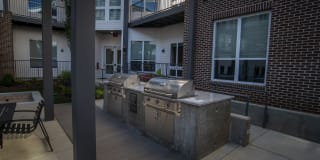 Avenue Madison Gallery 40