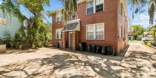 *** TWO WEEKS FREE*** Charming 1BR Near San Marco – Great Location! Gallery 9