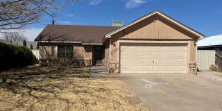 Updated 3 bedroom, 2 bath home - New flooring and paint! Gallery 1