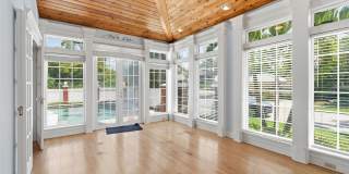 555 18TH AVENUE NE Gallery 6