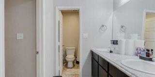 4320 52nd Street Gallery 14