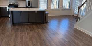 Updated 3 Bedroom High Point Condo with Large Bonus Room! Gallery 5