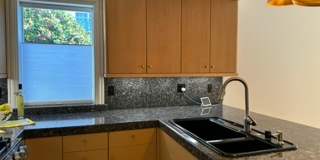 Epic REA- Serene 2 BR/1 BA Flat w/Private Deck & Yard in Lone Mountain Gallery 15