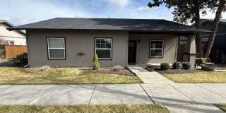 Fantastic 3 Bed/2 Bath Single Family Home in SE Bend Gallery 1