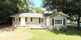** 3 bed 1 bath located in Highland Gardens ** Call 334-366-9198 to schedule a self showing ** 3 bed 1 bath located in Highland Gardens ** Call 334-366-9198 to schedule a self showing Gallery 1