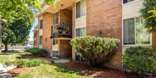 2-Bedroom Garden-Level Unit | Parking, Patio & Water Included Gallery 1