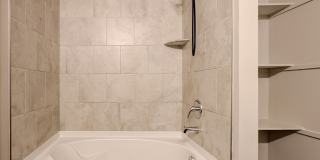 Beautiful 3-Bedroom Home with Easy Access to I-35 & I-240 Gallery 21