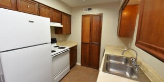 Raintree Meadows Apartment Homes Gallery 10