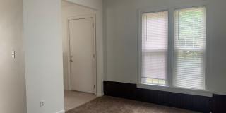 2-bed home across from Glenn Park! Gallery 7