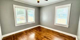 2BR Home with Sunroom & Extended Driveway Gallery 11
