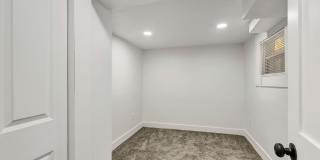 2231 Flora Street Gallery 19