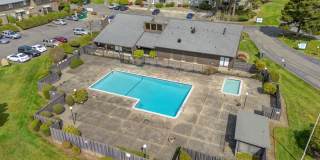 Cozy Condo Living in Tacoma's Desirable Highlands Community | Pool, Gym & Clubhouse Gallery 22