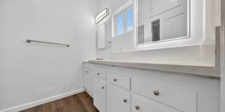 1600 W. 5th St. Gallery 37