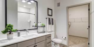 The Tomlin Gallery 10