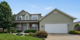4 Bedroom Home in Bloomington's East Side Gallery 1