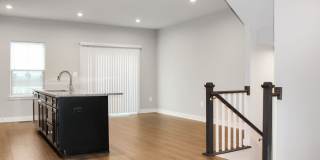 End-unit Townhouse with mountain views Gallery 10