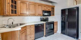 Spacious Three Bedroom Graduate Hospital Home w/ Roof Deck! Gallery 8