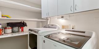 Spacious Mid Century Modern Arlington Home | Prime Location Near Clarendon & Metro Gallery 36