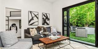 3159 Thatcher Ave Gallery 21