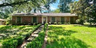 Very Spacious Home in North East Jackson! Gallery 1