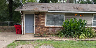 2 Bed 1 Bath Duplex Gallery 1