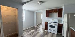 Cozy & Updated 1 Bedroom | 1 Bathroom Efficiency Apartment Gallery 8