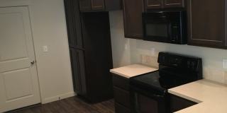 Three Bedrooms Plus Loft! Centrally located! Gallery 6