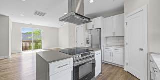 Luxury with contemporary style! This 3 bedroom 3.5 bath Condo in the East End Optimist Park Community of Charlotte is a gem! Gallery 12