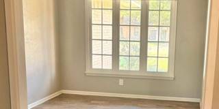 Well maintained house in great neighborhood!! Available Now! Gallery 8