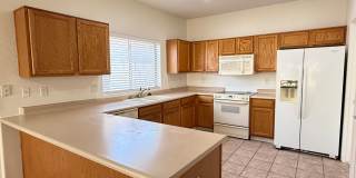 BRAND NEW CARPET 3 Bedroom 2 Bathroom Spacious Floorplan! Gallery 7