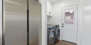 Designer Mid-City/Fairfax House + Studio | Dog Run & Private Orchard | 3-Car Parking Gallery 8