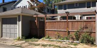 Wonderful University District 8 bedrooms house! Gallery 13