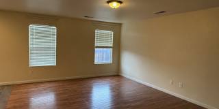 3 bedroom, 2 bathroom-Reno/Stead area Gallery 6