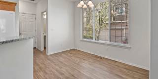 3 bed/2.5 bath Townhome + 2 Car Garage + Washer/Dryer + Fenced Front Patio Gallery 7