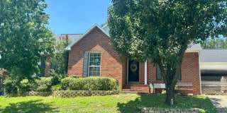 Spacious 4 Bedroom in South Crestview! Gallery 1