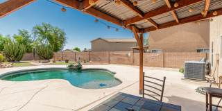 Charming 3 bed, 2.5 bath in El Mirage! W/POOL!! Gallery 32
