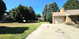 Sprawling 3 or 4-Bedroom House for Rent in a Great Wenatchee Neighborhood! W/D Included! Gallery 8